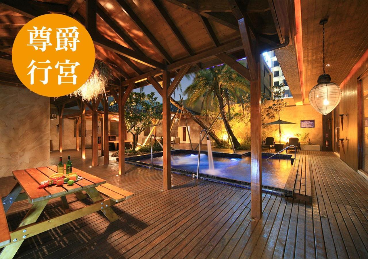 Lanshy Motel Taichung Bagian luar foto