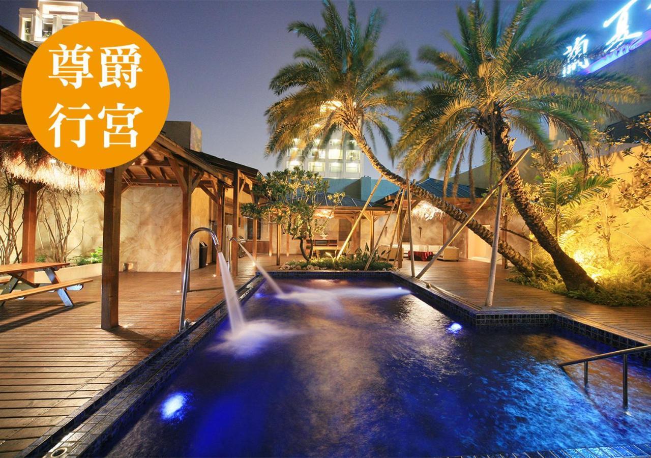 Lanshy Motel Taichung Bagian luar foto